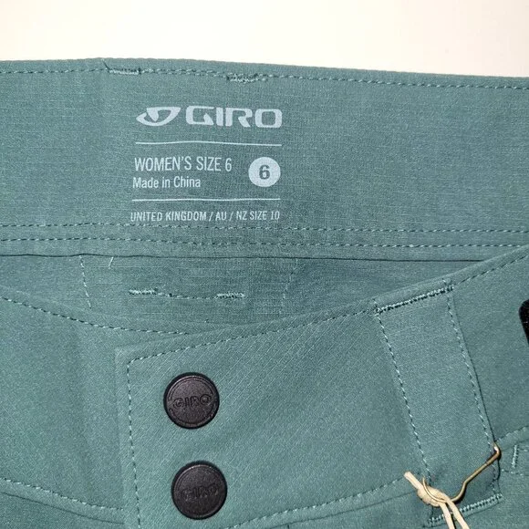 Giro Women's Arc Short Gray Green Size 6 Retail: $120.00 New with tags - Picture 4 of 7